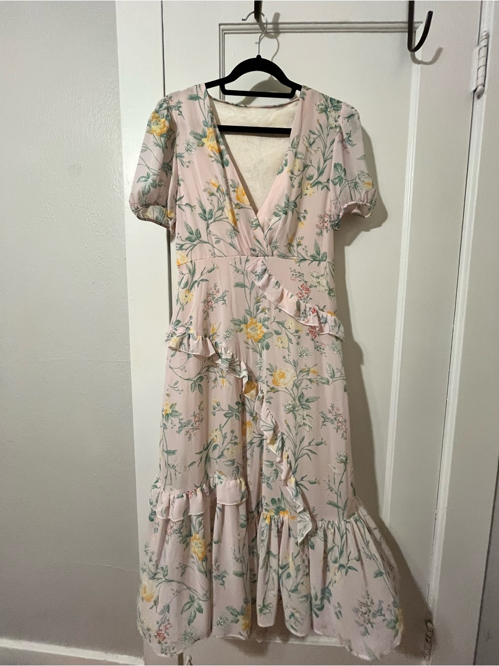 VINTAGE | Floral Wrap Midi Dress in Light Pink